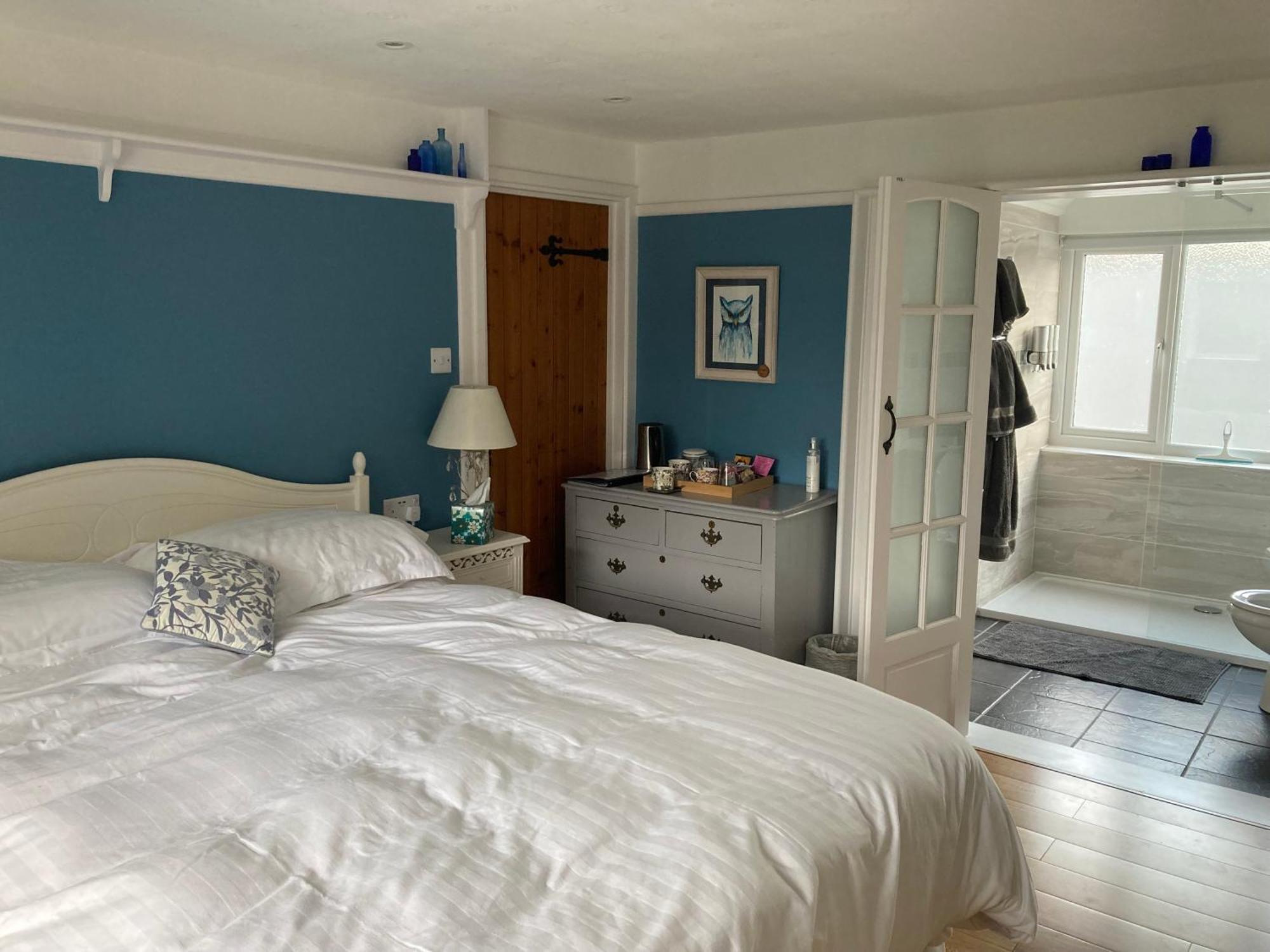 Higher Trenear Farm B&B Хелстон Номер фото